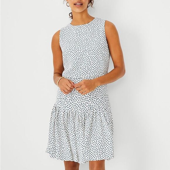 NWT Ann Taylor White Floral Pleated Flare Sleeveless Dress Sz 6P 6 Petite - Picture 1 of 11